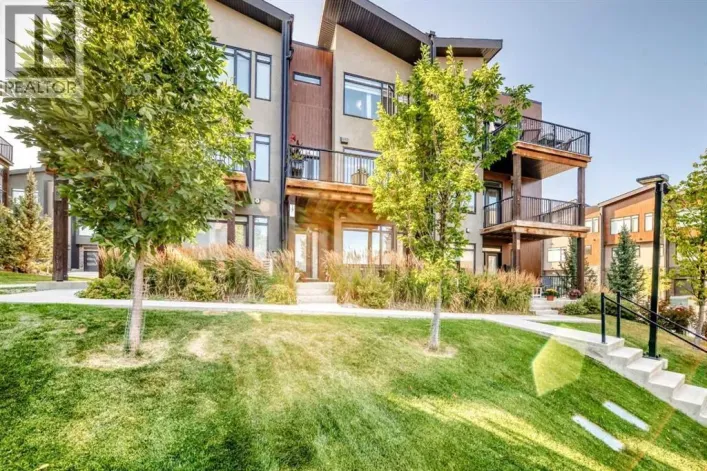 17 Royal Elm Green NW, Calgary