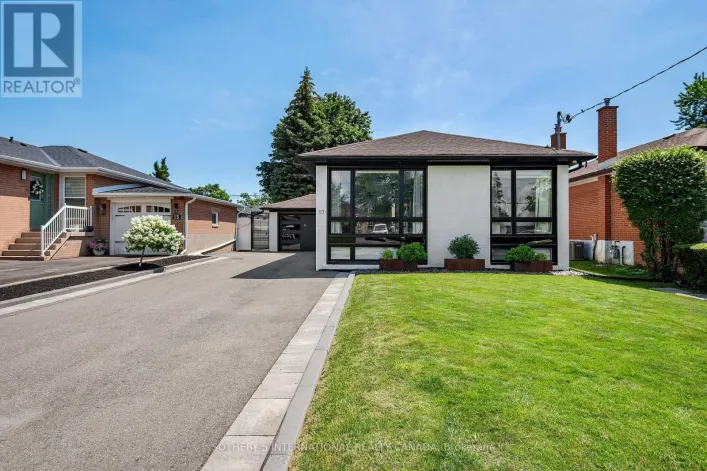 17 SIGMONT ROAD, Toronto