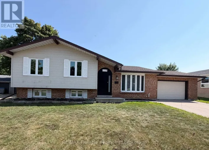 17 SUNCOAST DRIVE W, Goderich)