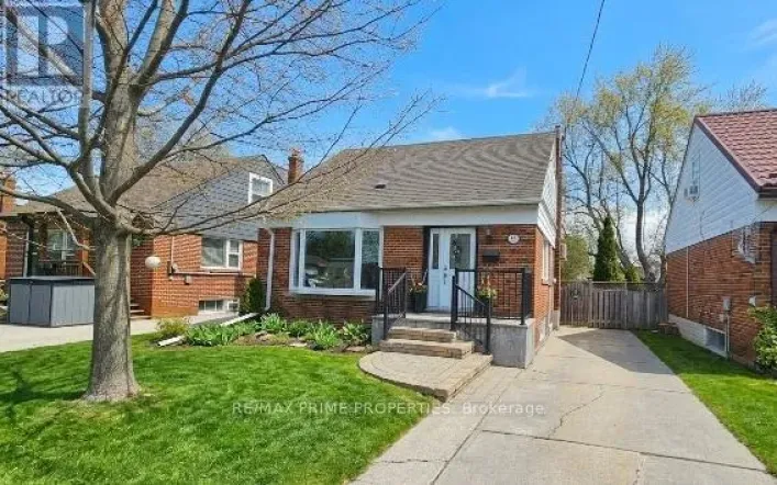 17 TARDREE PLACE, Toronto