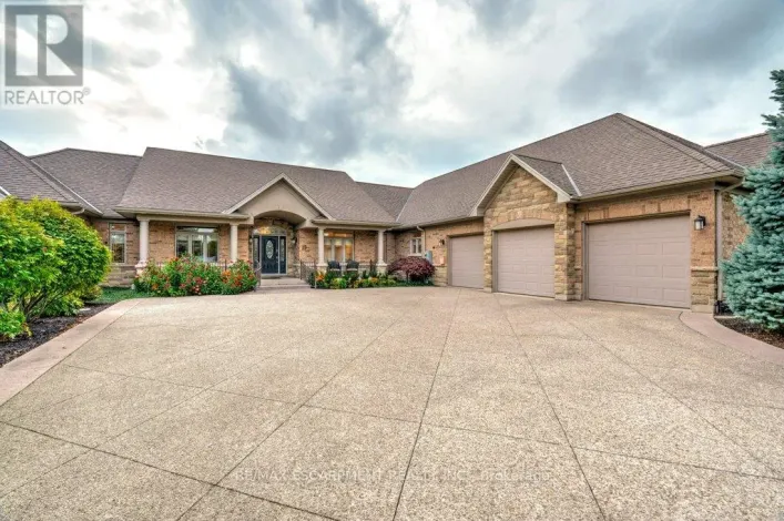 17 TEWS LANE, Hamilton