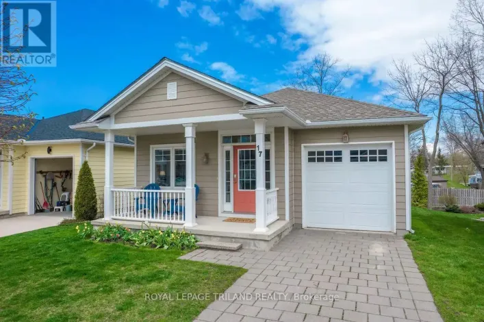 17 VILLAGE GATE, Lambton Shores