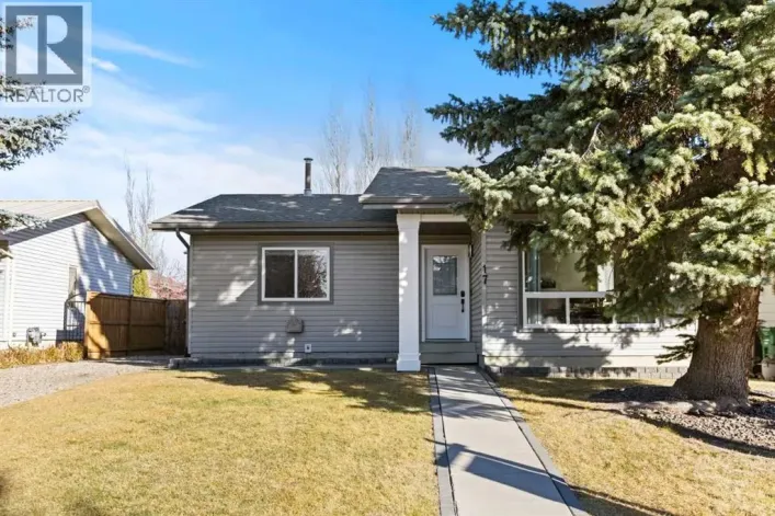 17 Welch Crescent, Okotoks