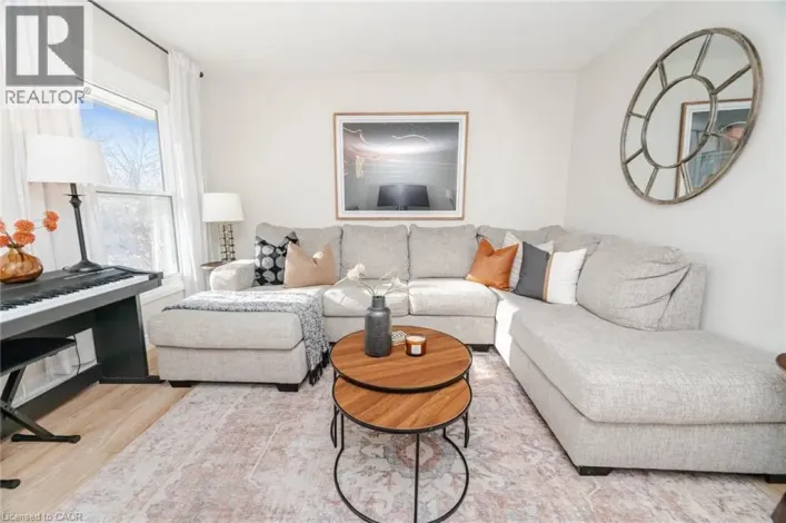 17 WHITE OWL Crescent, Brantford