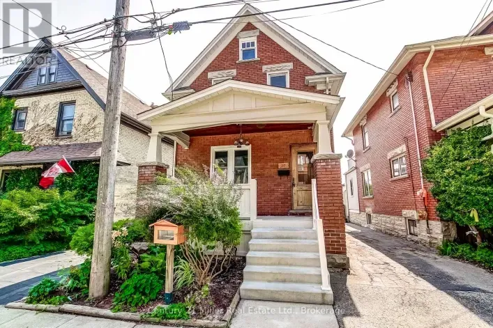 17 WHITNEY PLACE, Kitchener
