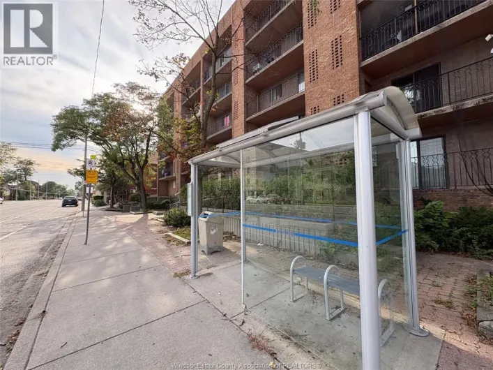 Apartment for rent: 1700 UNIVERSITY Unit# 101, Windsor