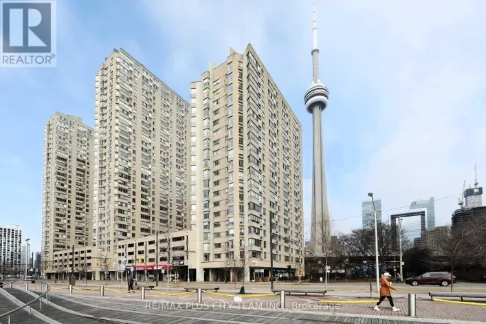 Apartment for rent: 1702 - 250 QUEENS QUAY STREET W, Toronto