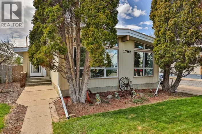 1702 26 Street S, Lethbridge