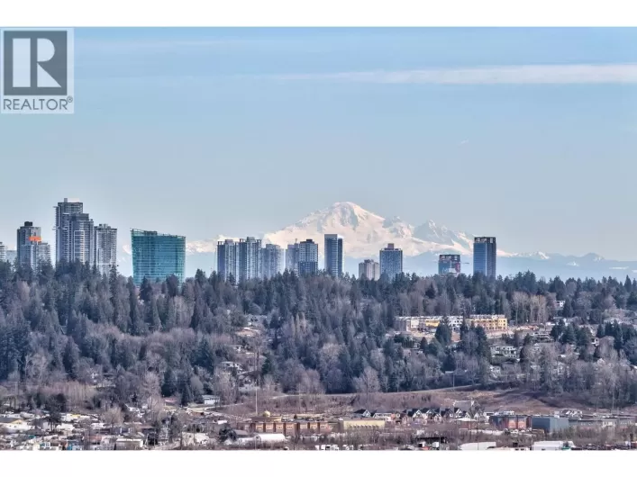 1702 320 ROYAL AVENUE, New Westminster