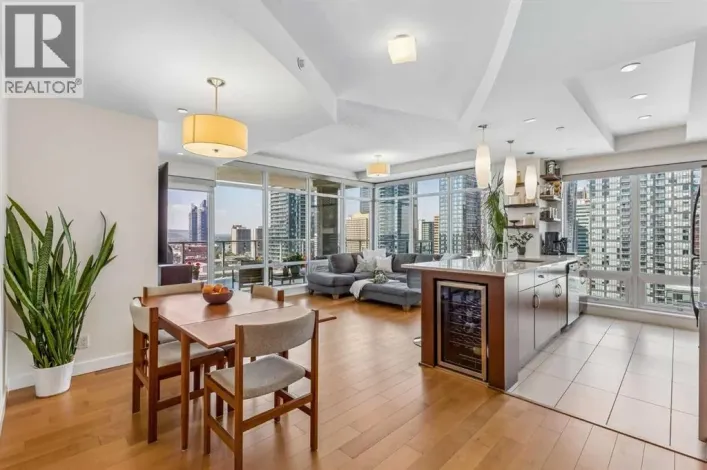 1702, 530 12 Avenue SW, Calgary