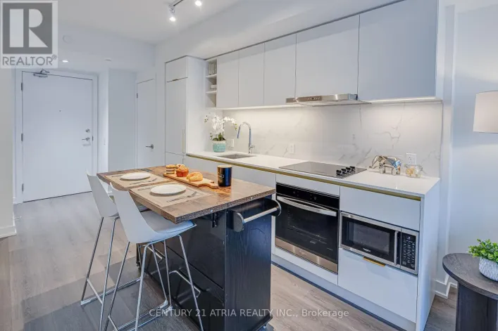 1702 - 8 WELLESLEY STREET W, Toronto