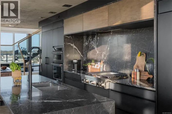 1702 989 Johnson St, Victoria