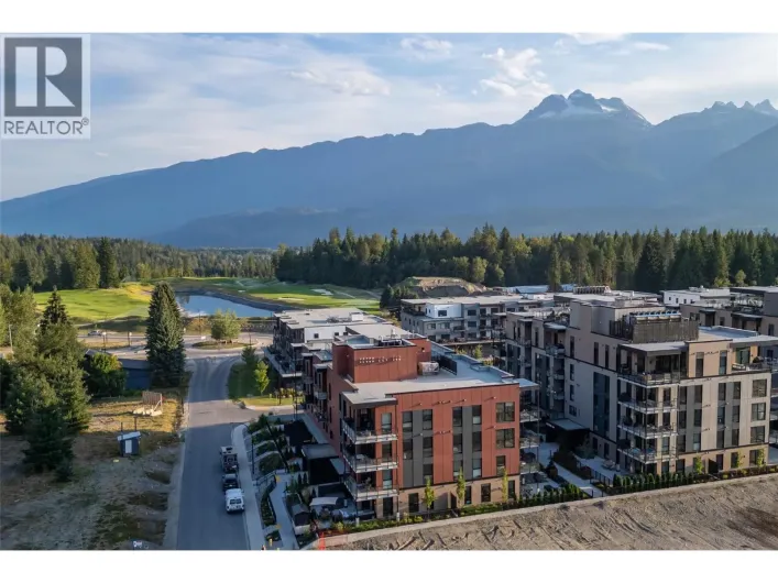 Apartment for sale: 1702 Coursier Avenue Unit# 1301, Revelstoke