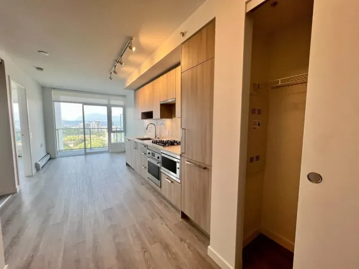 1703 13350 CENTRAL AVE AVENUE, Surrey