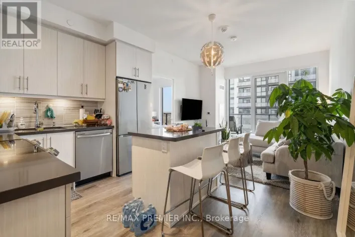 1704 - 95 ONEIDA CRESCENT, Richmond Hill