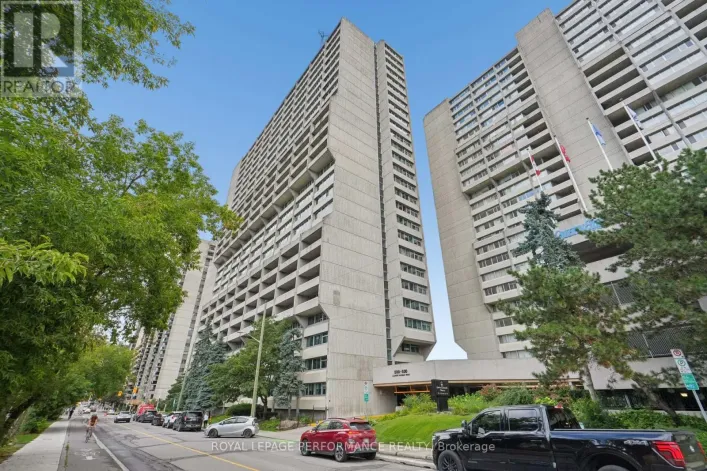 Apartment for sale: 1706 - 500 LAURIER AVENUE W, Ottawa