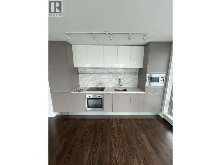 1706 8031 NUNAVUT LANE, Vancouver
