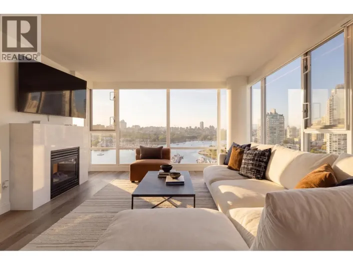 1707 1033 MARINASIDE CRESCENT, Vancouver