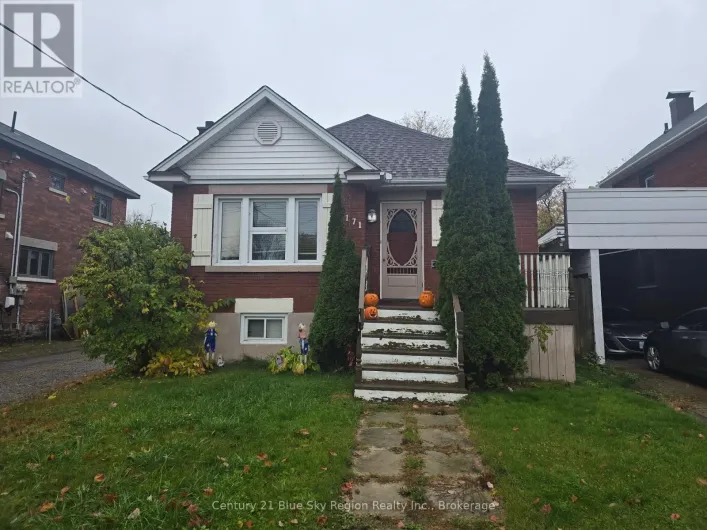 171 FIFTH AVENUE W, North Bay