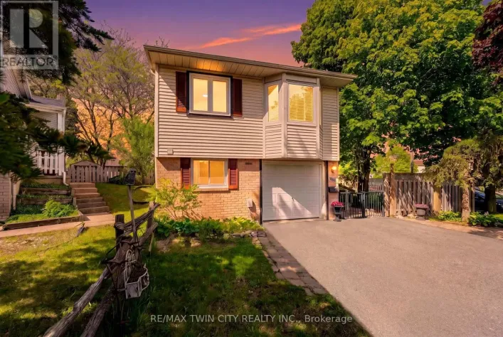 171 HERRON PLACE, Waterloo
