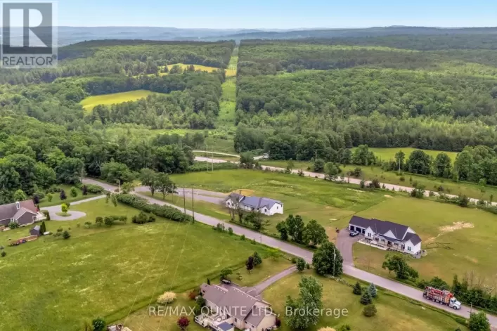 171 PINE HILL CRESCENT, Belleville