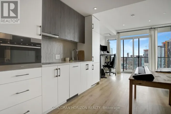 1710 - 741 KING STREET W, Waterloo