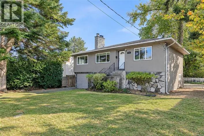 1711 Christmas Ave, Saanich