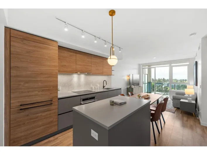 1712 10448 UNIVERSITY DRIVE, Surrey
