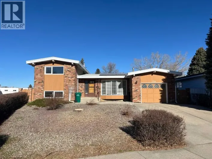 1714 St Andrew Road N, Lethbridge