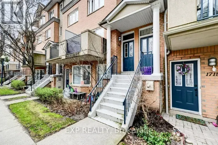 Row / Townhouse for sale: 1716 - 28 SOMMERSET WAY, Toronto
