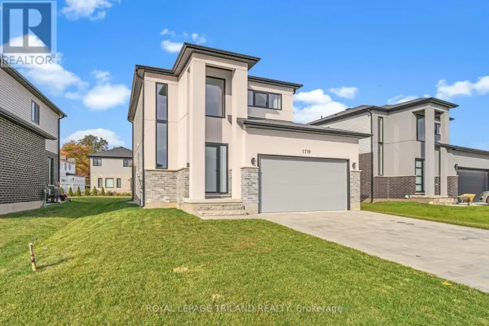 1719 APPLEROCK AVENUE, London North