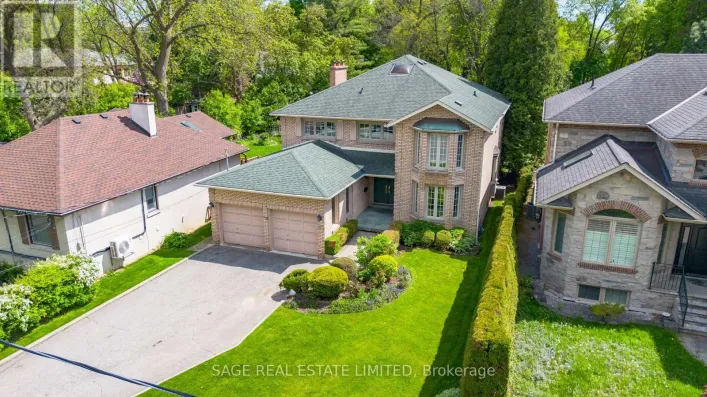 172 BURNHAMTHORPE ROAD, Toronto