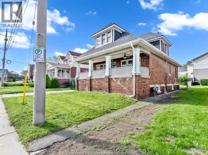 172 GILES BOULEVARD, Windsor
