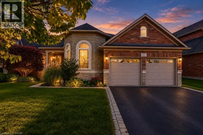 172 VALMONT Court, Ancaster