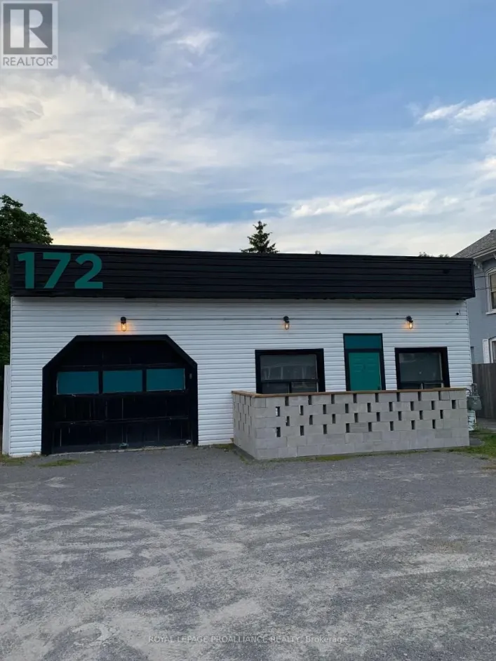 172 WELLINGTON MAIN STREET E, Prince Edward County