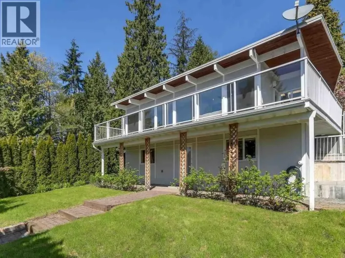 1720 QUEENS AVENUE, West Vancouver