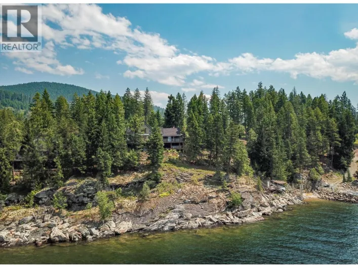 House for sale: 17222 Pilot Bay Road, Kootenay Bay