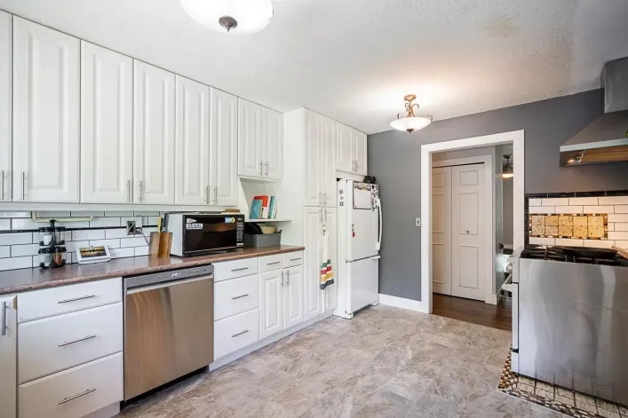 17223 61B AVENUE, Surrey