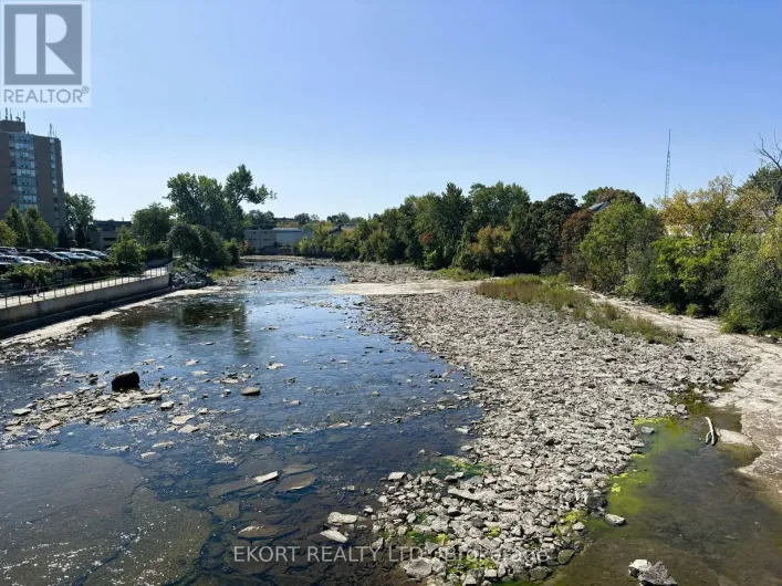 17-23 MOIRA STREET W, Belleville