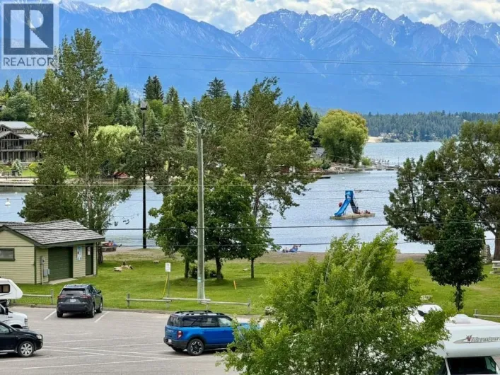 1725 6th Ave Avenue, Invermere