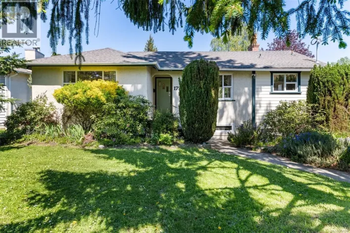 1728 Kenmore Rd, Saanich
