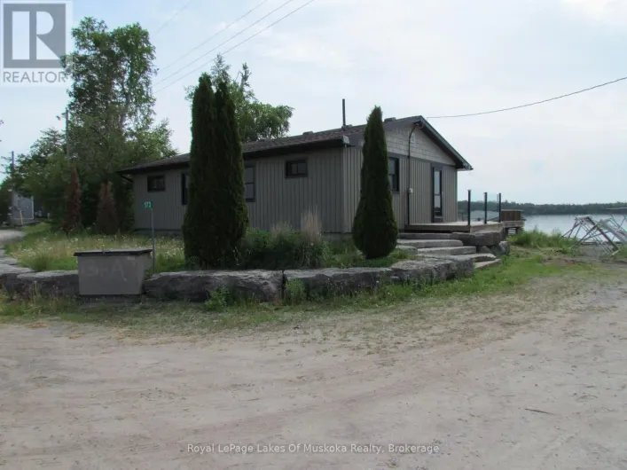 173 FELLS POINT ROAD, Kawartha Lakes