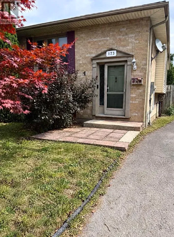 173 MARTINET AVENUE, London East