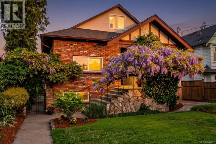 1730 Haultain St, Victoria