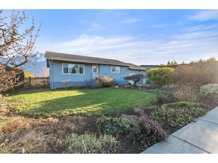 1732 AGASSIZ AVENUE|Agassiz, Agassiz
