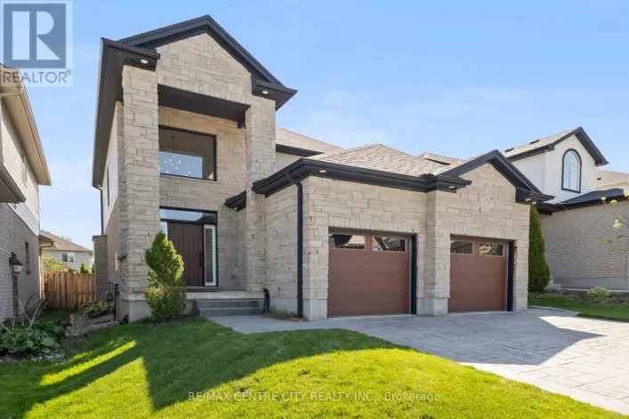 1734 BEAVERBROOK AVENUE, London North
