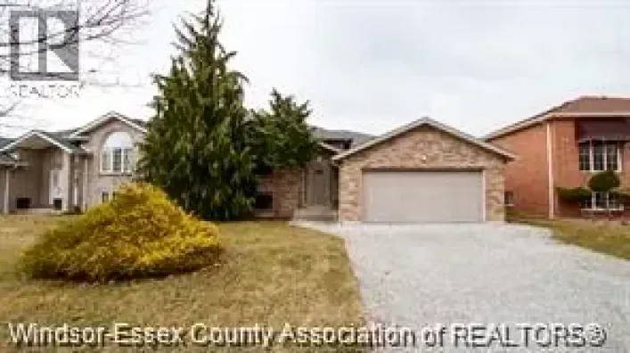 1734 RANKIN, Windsor