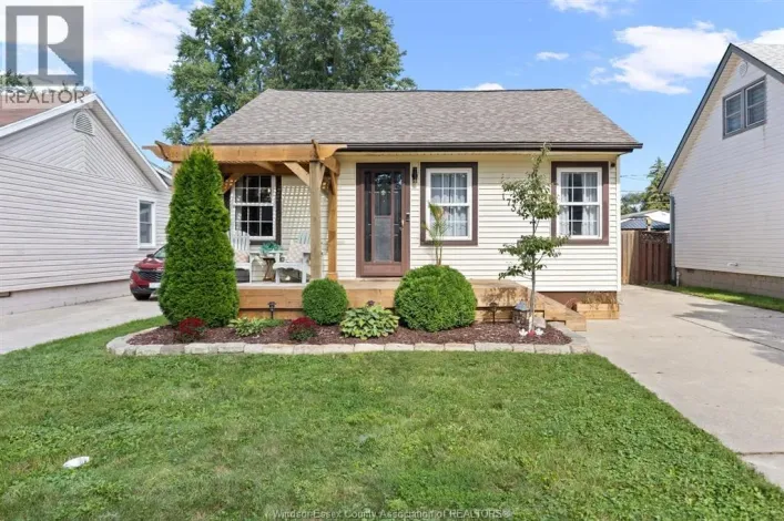 1734 WESTCOTT, Windsor