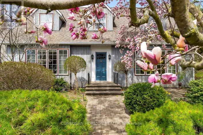 1735 SUNNINGDALE BEND, Mississauga