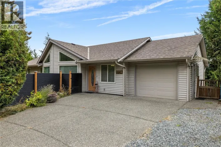 1738 Martini Way, Qualicum Beach